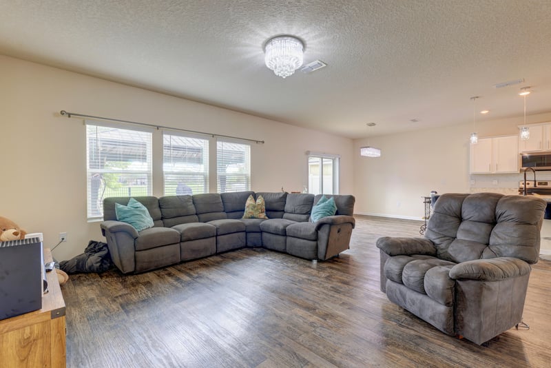 Photo 8 of 8166 Meadow Walk Ln, Jacksonville, FL 32256, photographed by Megapixeler