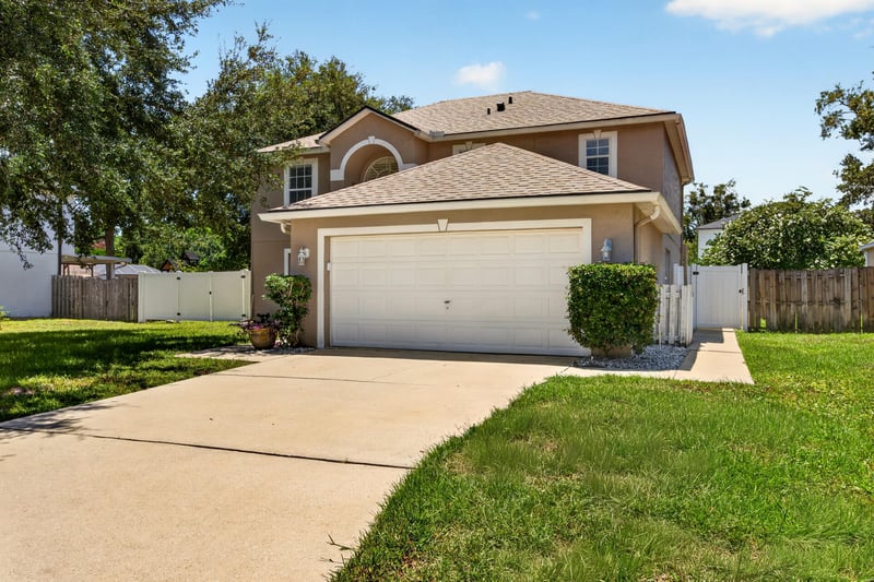 Front exterior and driveway at 3428 Glenn Hollow Ct, Jacksonville, FL 32226