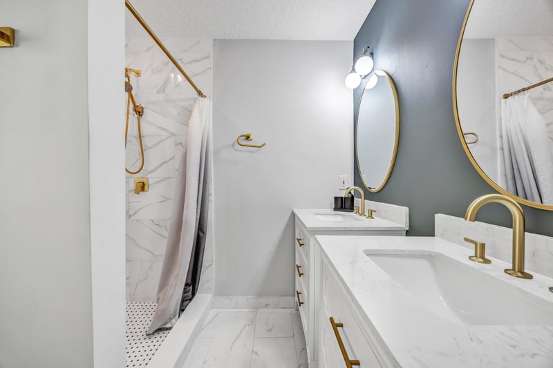 Master Bath at 4320 Brandon Glenn Ct, Jacksonville, FL 32258