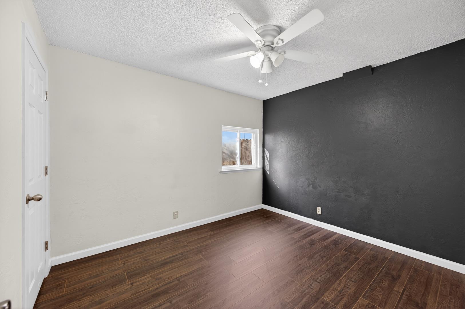 1524 W Fountain Way, photo 11