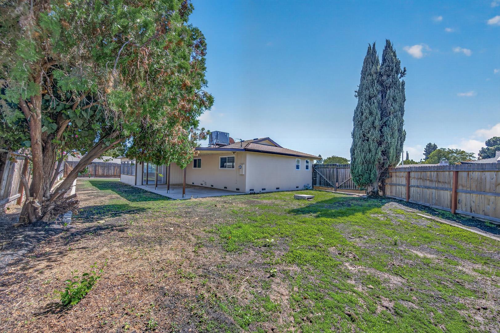 957 W Pico Ave, photo 31