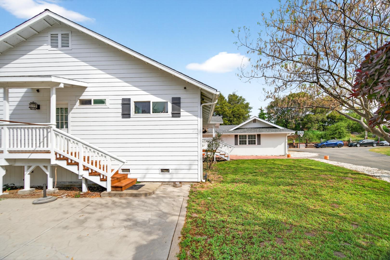 35073 Auberry Rd, photo 75