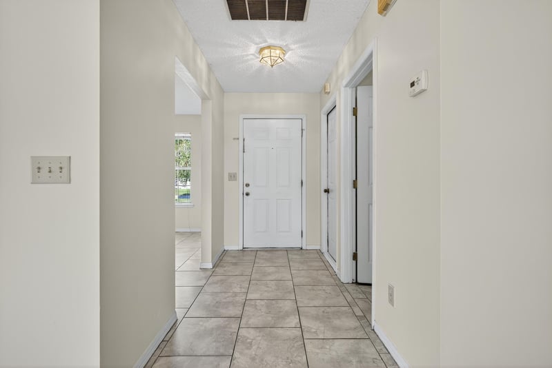 Photo 6 of 11170 Wandering Oaks Dr, Jacksonville, FL 32257, photographed by Megapixeler