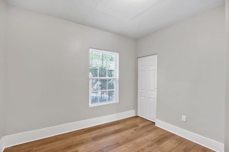 Photo 15 of 1352 W 16th St, Jacksonville, FL 32209, photographed by Megapixeler
