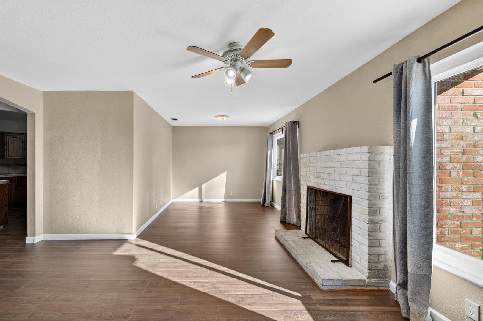 1524 W Fountain Way, photo 19