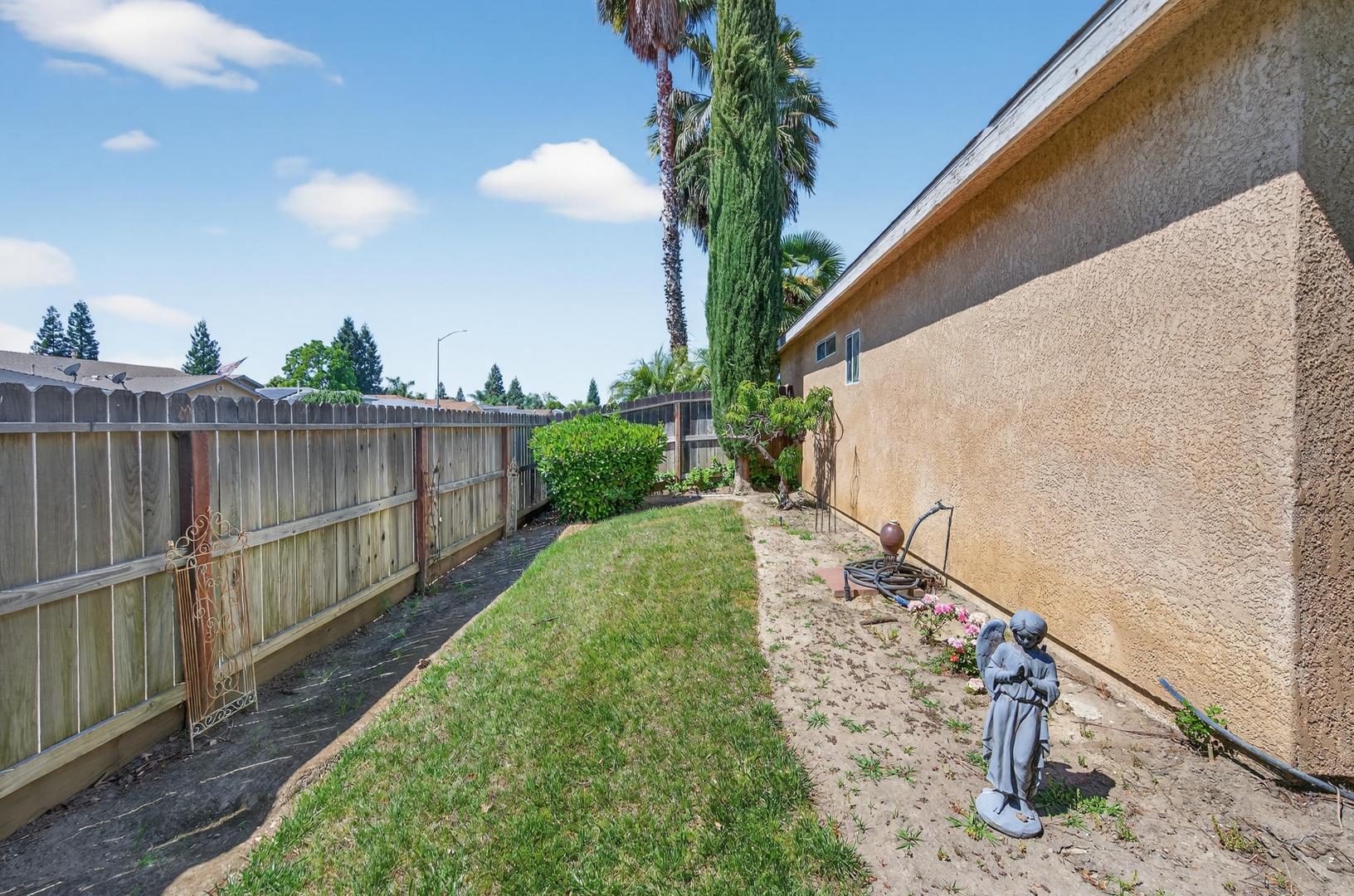 2335 Golden Ave, photo 20