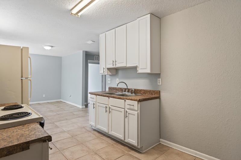 Photo 15 of 1011 Glencarin St, Jacksonville, FL 32208, photographed by Megapixeler