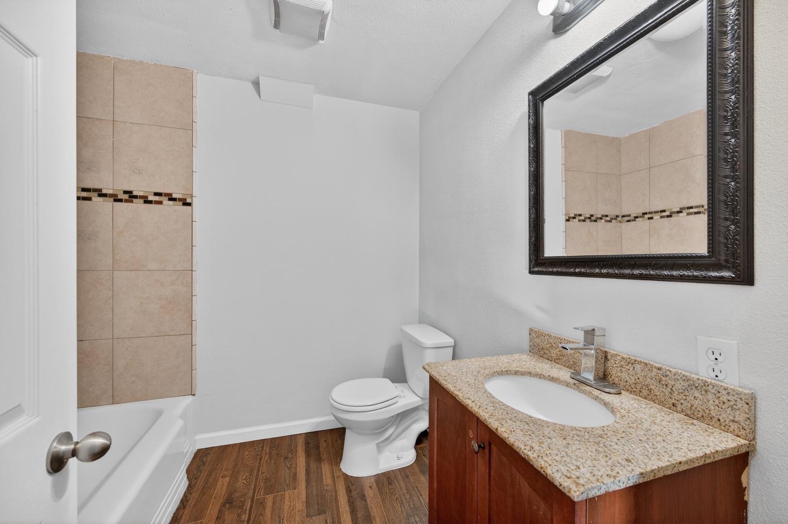 1524 W Fountain Way, photo 9