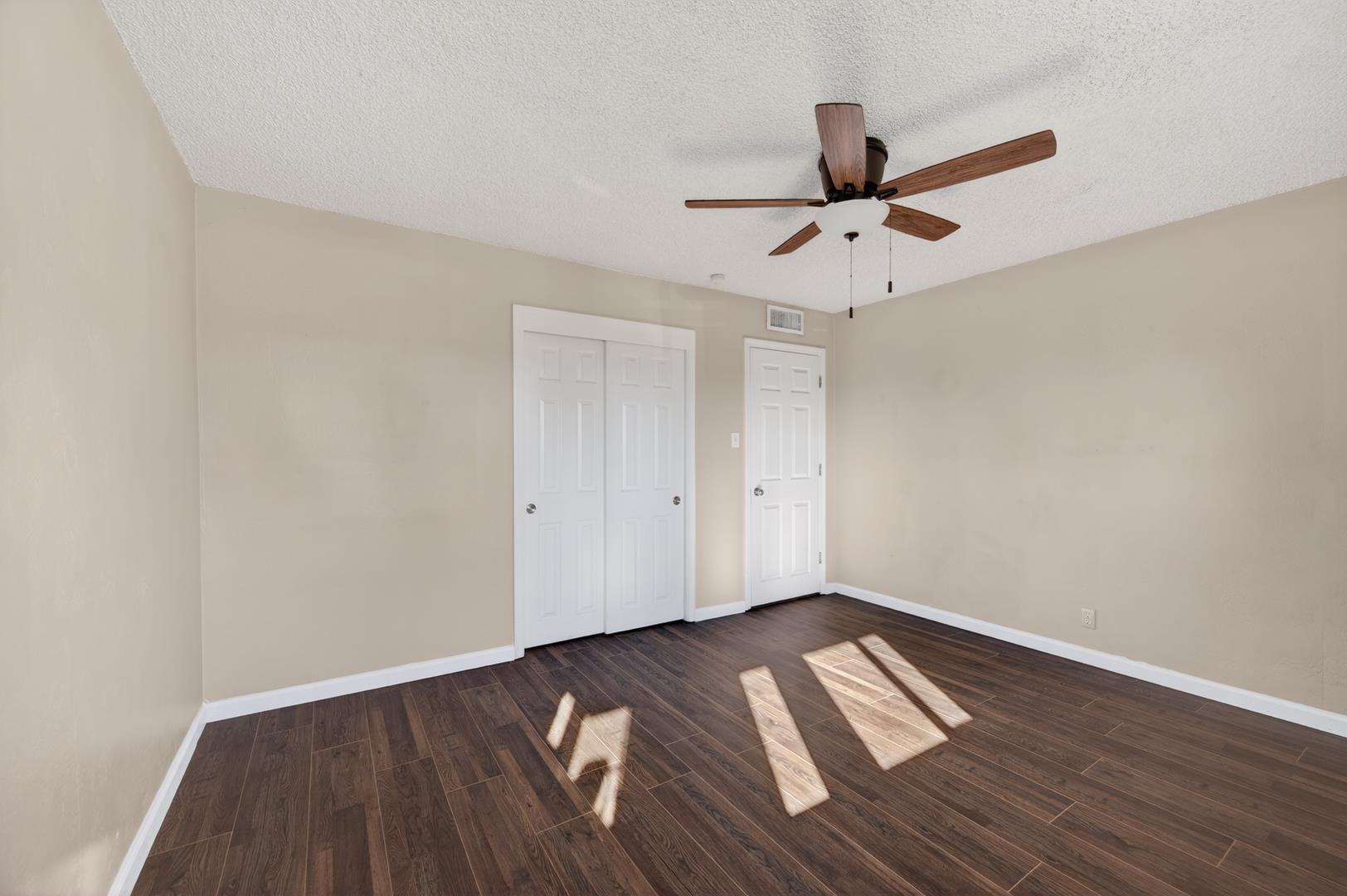 1524 W Fountain Way, photo 16