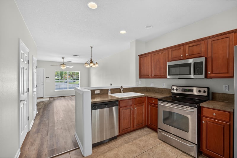 Photo 13 of 8098 Summer Palm Ct, Jacksonville, FL 32256, photographed by Megapixeler