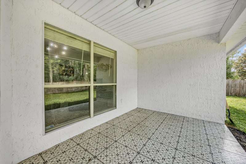 Patio at 4320 Brandon Glenn Ct, Jacksonville, FL 32258