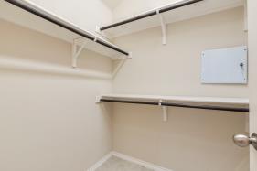 23masterCloset
