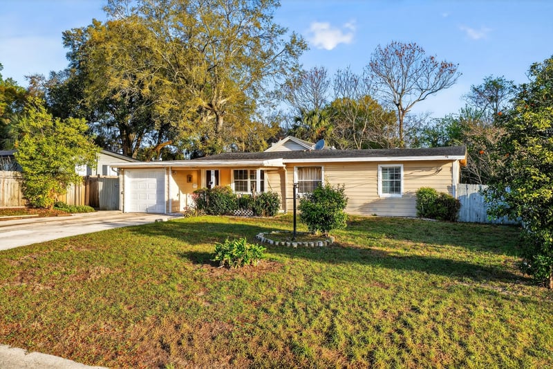 Photo 6 of 5933 Green Hill Ln, Jacksonville, FL 32211, photographed by Megapixeler