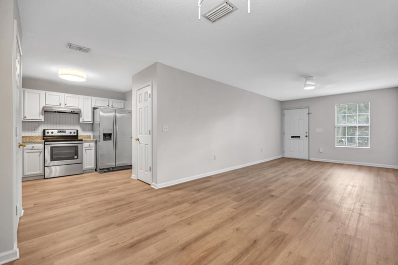 Photo 6 of 8345 Oden Ave, Jacksonville, FL 32216, photographed by Megapixeler