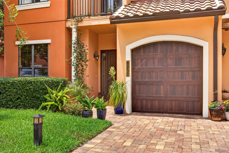 Photo 7 of 8850 La Terrazza Pl, Jacksonville, FL 32217, photographed by Megapixeler