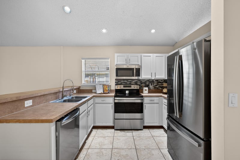 Photo 16 of 10908 Acorn Park Ct, Jacksonville, FL 32218, photographed by Megapixeler