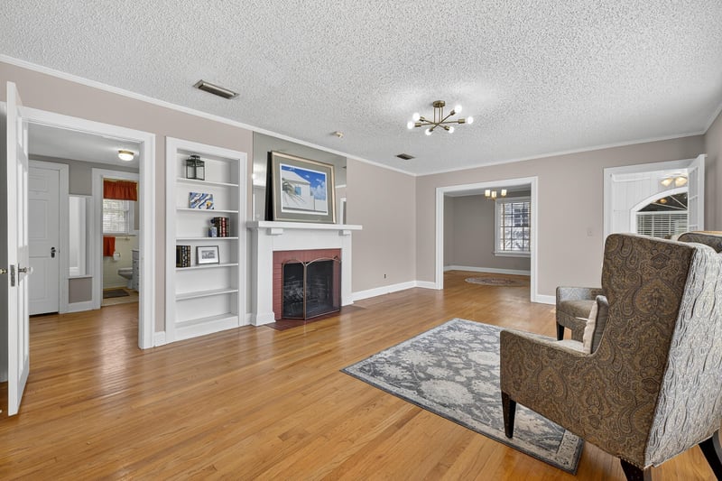 Photo 8 of 1425 Pinetree Rd, Jacksonville, FL 32207, photographed by Megapixeler