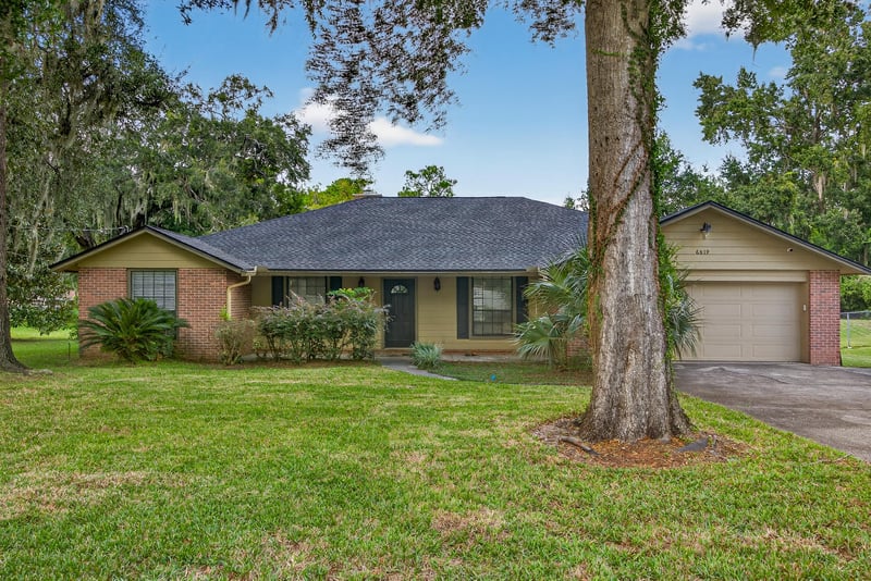 Photo 2 of 6819 Mc Mullin St, Jacksonville, FL 32210, photographed by Megapixeler