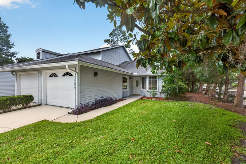 Photo 2 of 11095 Wandering Oaks Dr, Jacksonville, FL 32257, photographed by Megapixeler