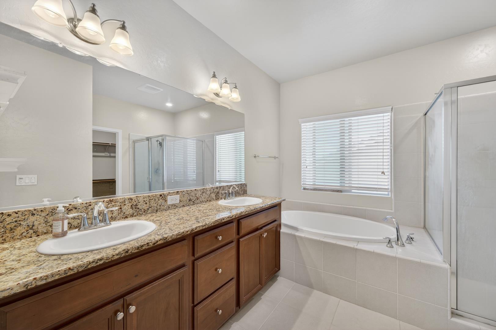 5281 N Phoenix Ave, photo 44
