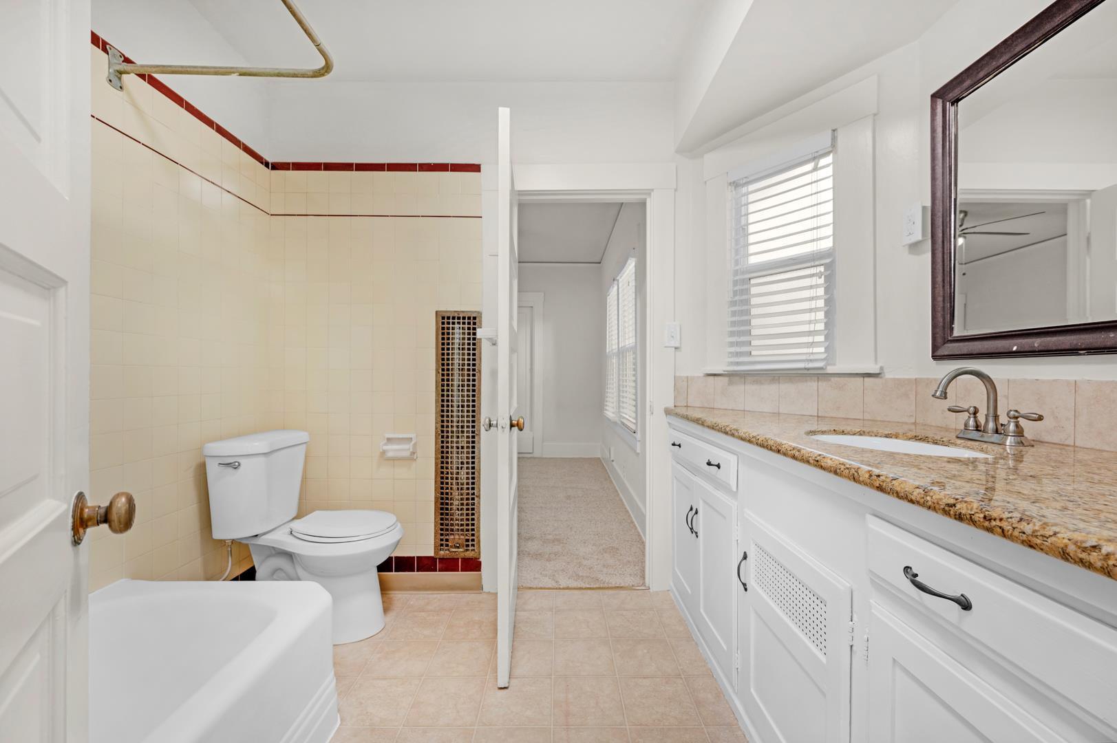 1009 N Vagedes Ave, photo 28