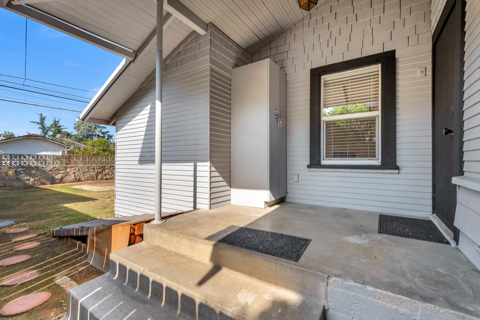 1009 N Vagedes Ave, photo 32