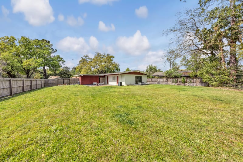 Photo 35 of 1005 Las Robida Dr, Jacksonville, FL 32211, photographed by Megapixeler