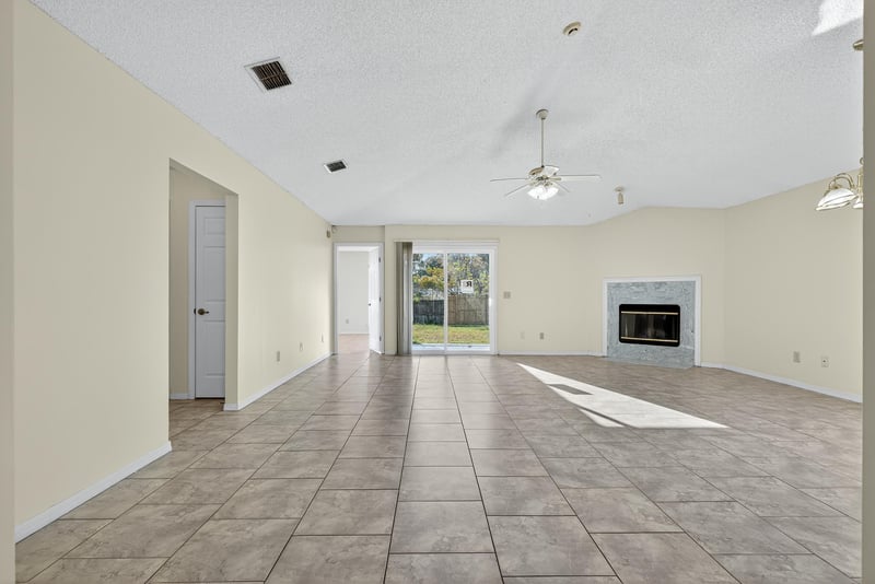 Photo 7 of 11170 Wandering Oaks Dr, Jacksonville, FL 32257, photographed by Megapixeler