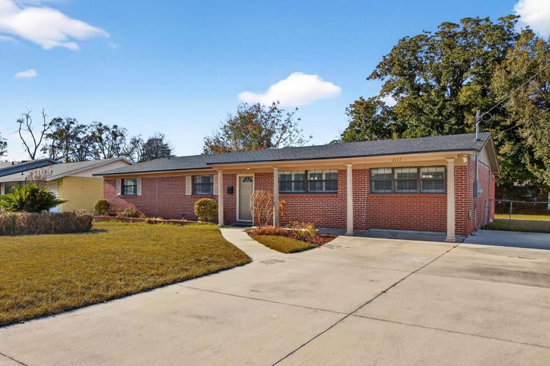 Photo 2 of 2137 Burgoyne Dr, Jacksonville, FL 32208, photographed by Megapixeler