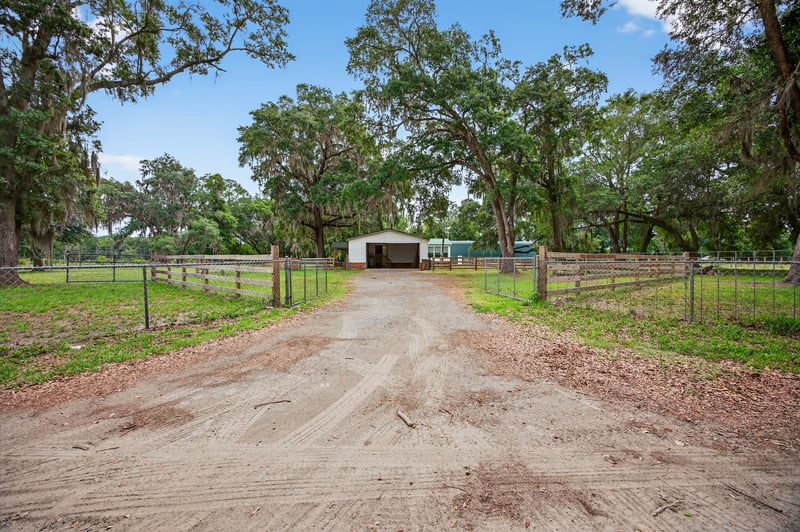 Photo 52 of 11844 SW County Rd 18, Hampton, FL 32044, photographed by Megapixeler