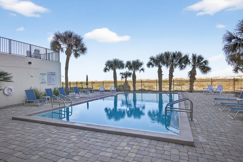Photo 5 of 601 1st St, Jacksonville Beach, FL 32250, photographed by Megapixeler