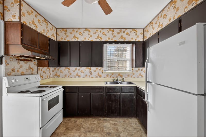 Photo 14 of 345 E 44th St, Jacksonville, FL 32208, photographed by Megapixeler