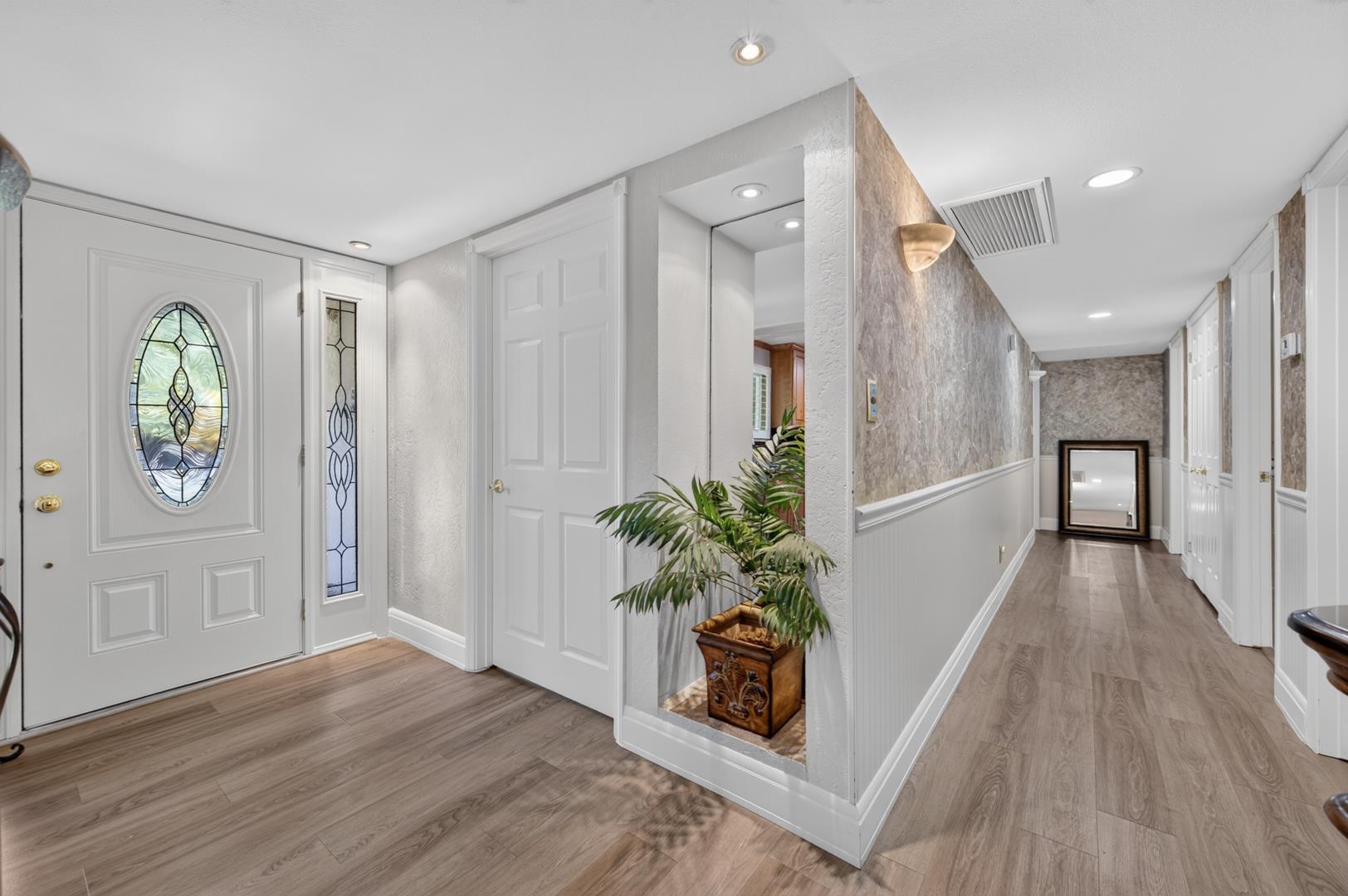 6197 N Fruit Ave, photo 36