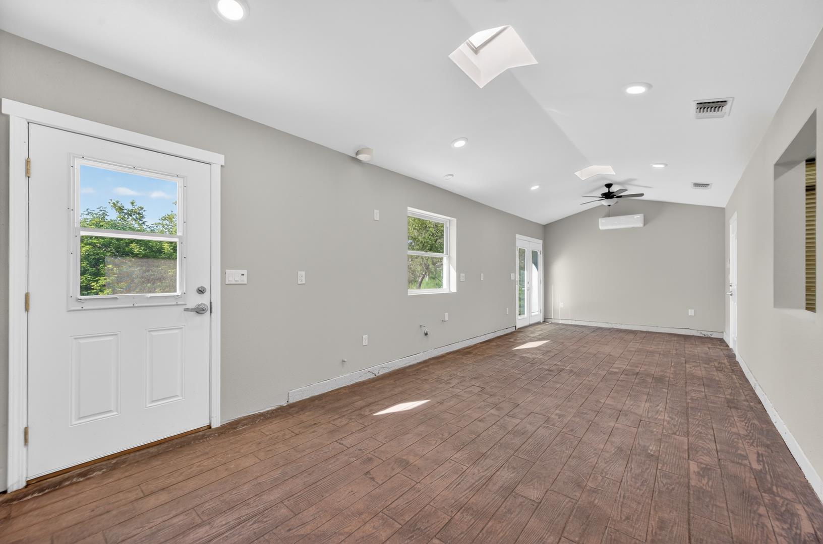 30919 Auberry Rd, photo 92