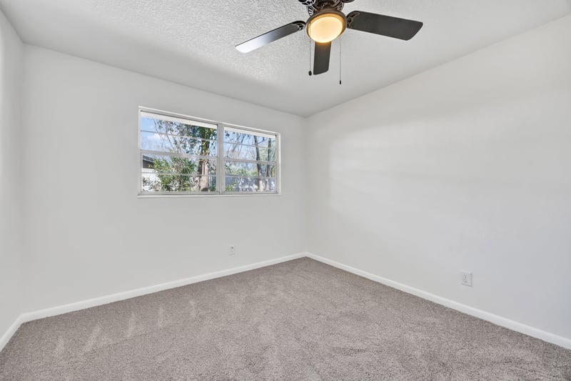 Photo 31 of 947 Grove Park Dr E, Orange Park, FL 32073, photographed by Megapixeler