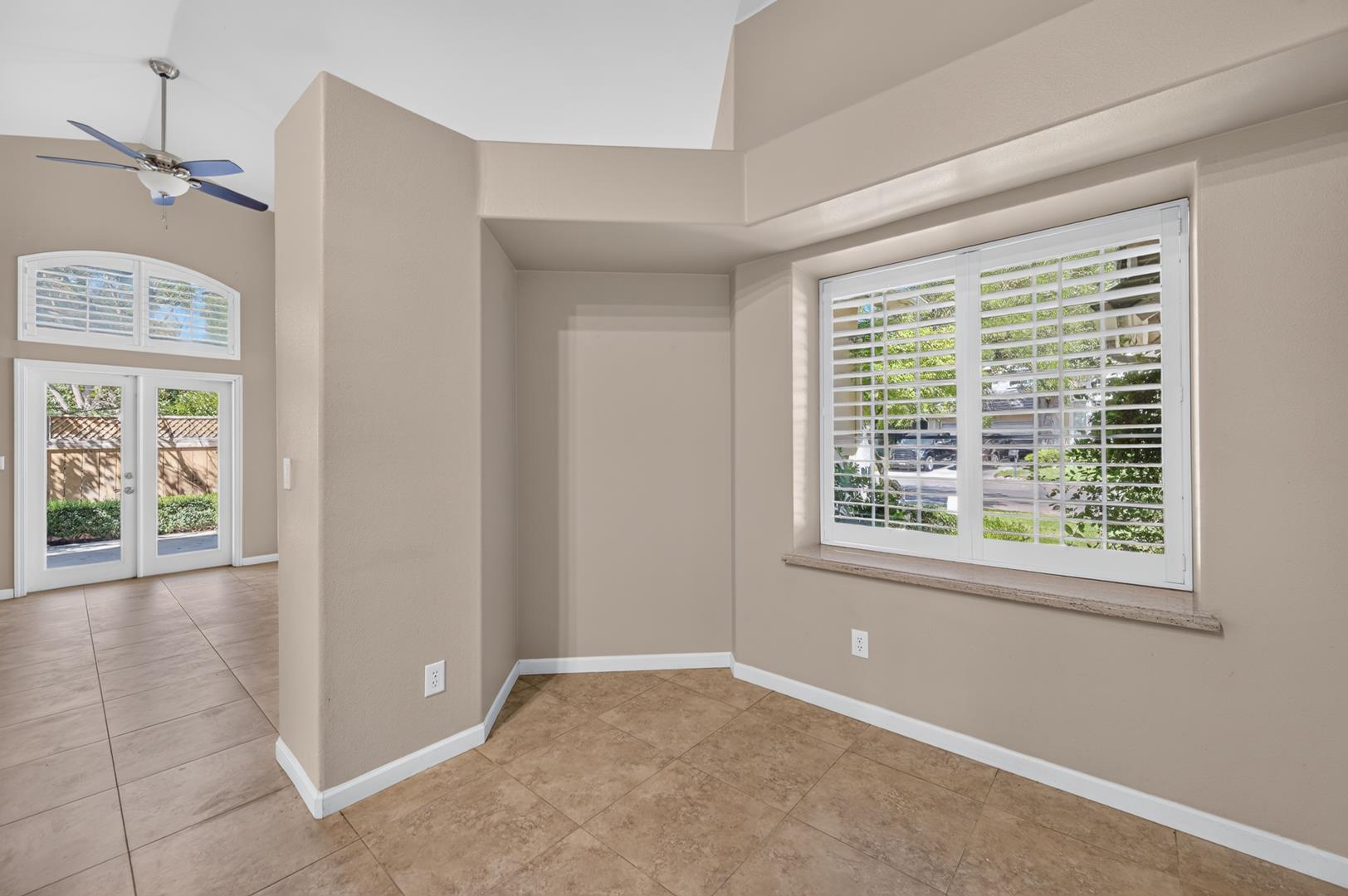 1327 E La France Dr, photo 27