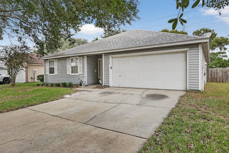 Front Right at 12119 Cancun Dr, Jacksonville, FL 32225
