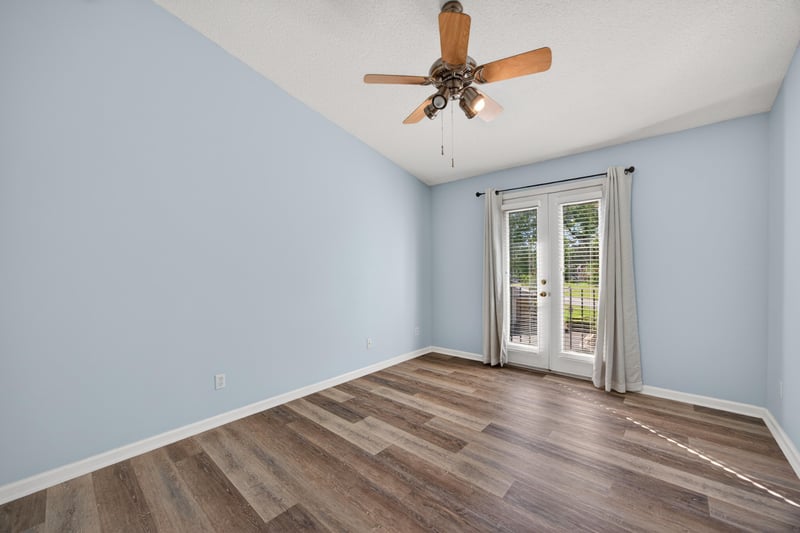 Bedroom 3 at 13727 Richmond Park Dr N unit 105, Jacksonville, FL 32224