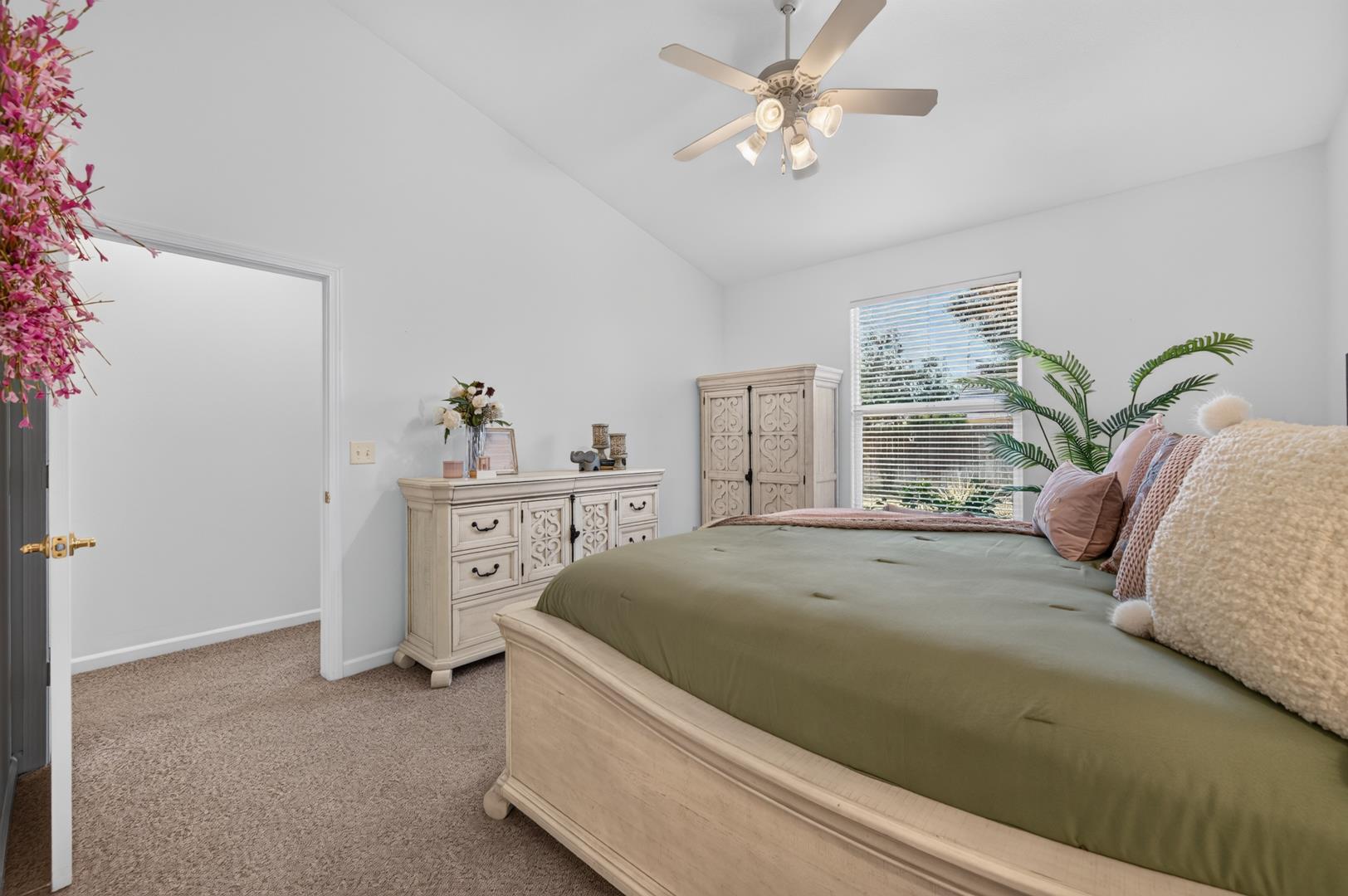 337 Village Dr, photo 57