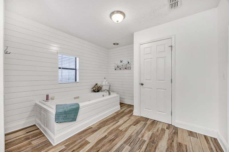 Photo 16 of 8626 Taylor Field Rd, Jacksonville, FL 32244, photographed by Megapixeler