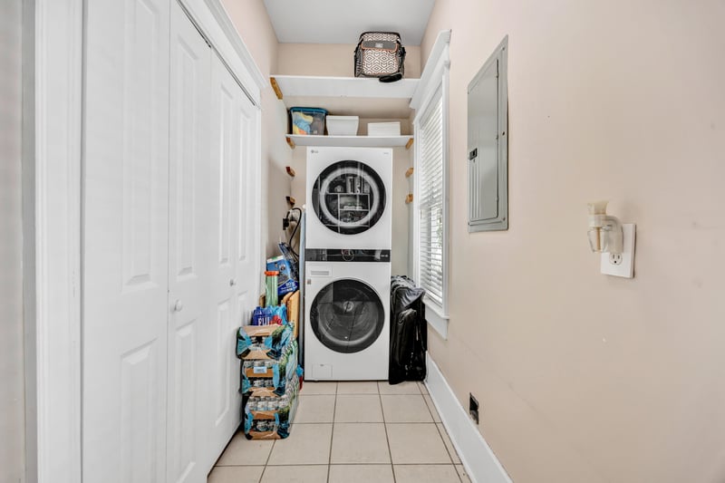 Photo 33 of 138 7th St W, Jacksonville, FL 32206, photographed by Megapixeler