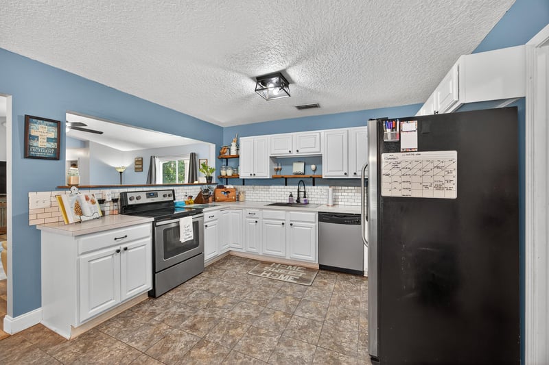 Photo 10 of 1384 Otis Rd, Jacksonville, FL 32220, photographed by Megapixeler
