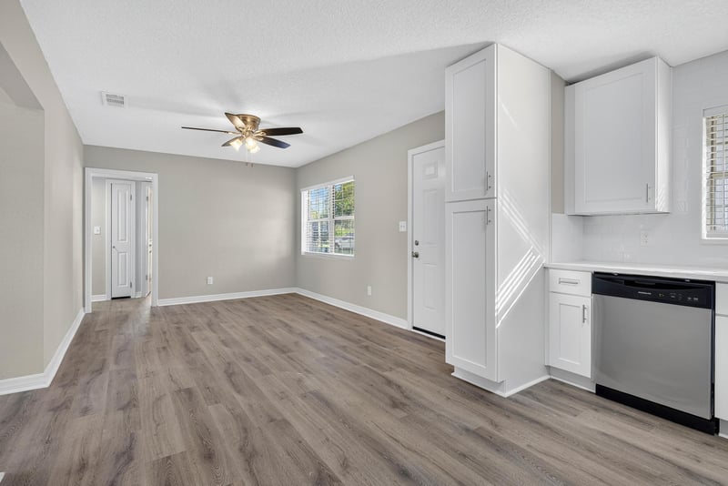 Photo 12 of 5437 Attleboro St, Jacksonville, FL 32205, photographed by Megapixeler