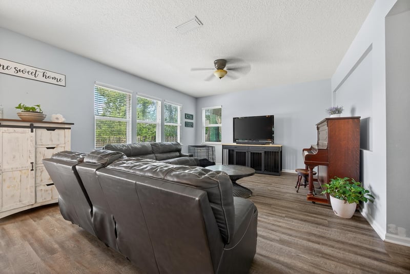 Photo 8 of 5357 Gage Oaks Dr, Jacksonville, FL 32258, photographed by Megapixeler