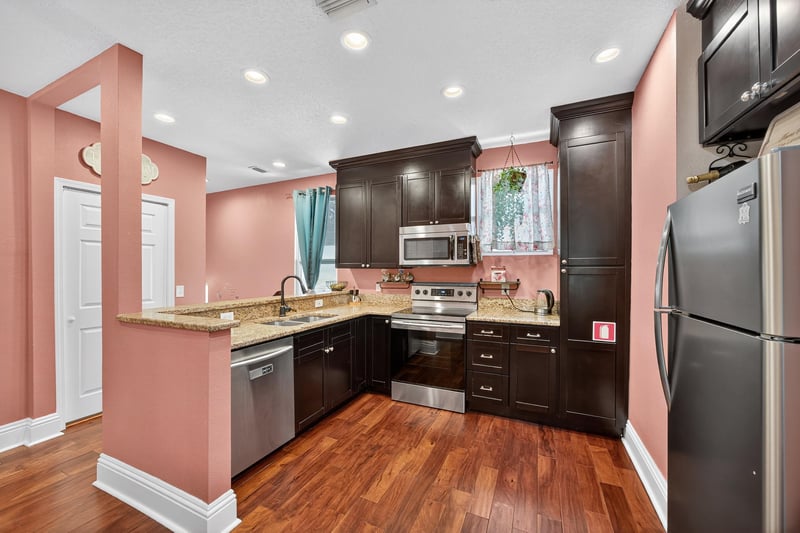Photo 9 of 238 W 11th St, Jacksonville, FL 32206, photographed by Megapixeler