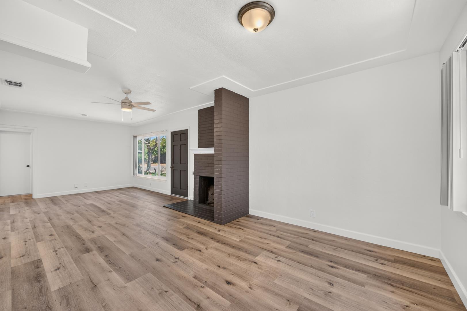 2302 E Fedora Ave, photo 20