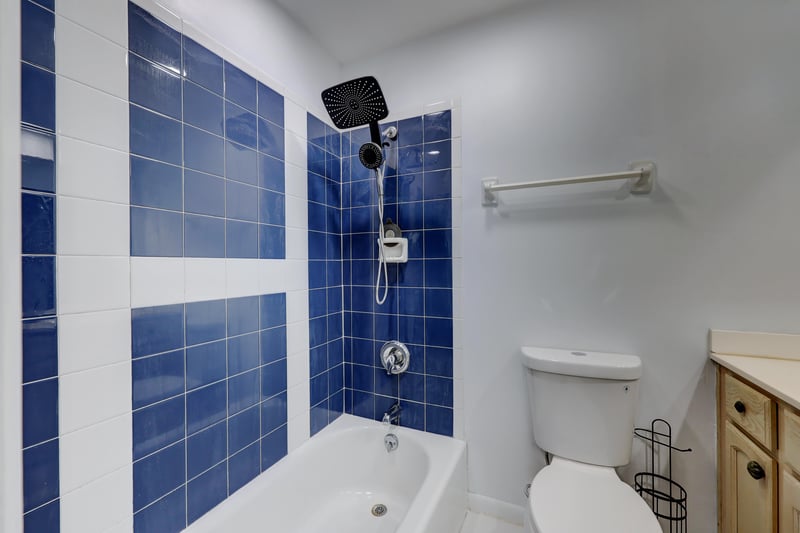 Primary Bath at 1012 8th St S, Jacksonville Beach, FL 32250