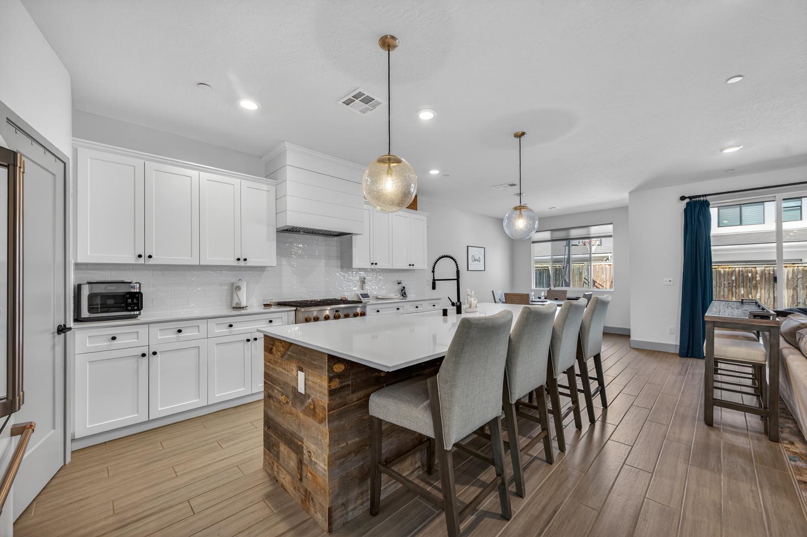 2086 N Phillip Ave, photo 25