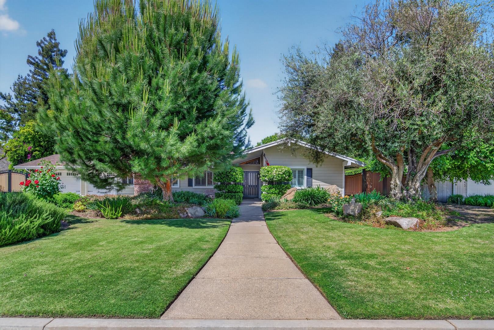 3132 W Alluvial Ave, Fresno