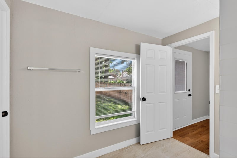 Photo 31 of 6619 Sunset Dr, Jacksonville, FL 32208, photographed by Megapixeler